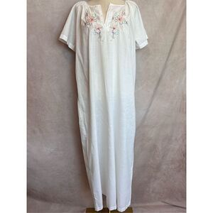 Vintage 1970s Embroidered Sears Nightgown